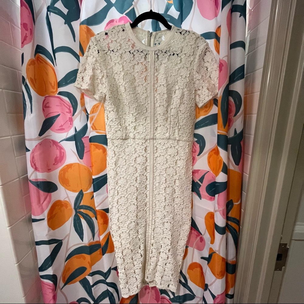 LOVER THE LABEL Aus White Lace MIDI Dresa